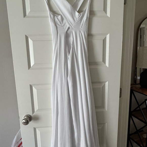 Elegant White Halter Dress - Picture 3 of 4